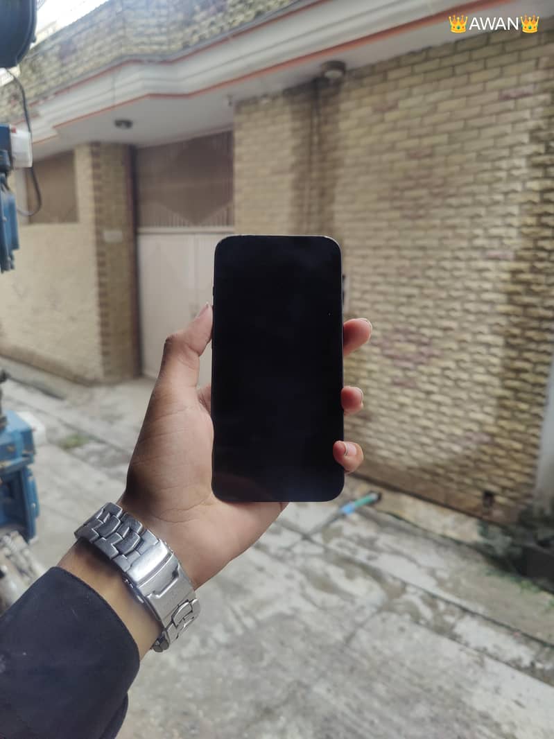Apple iPhone 13 4