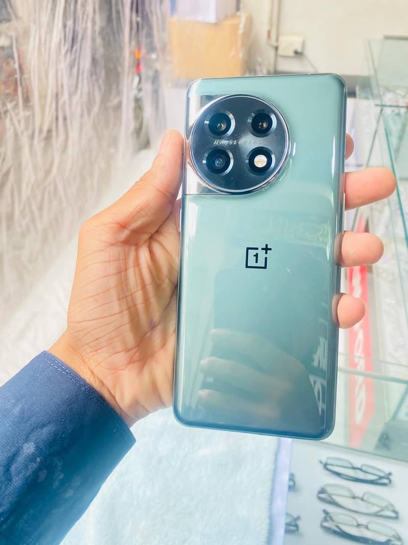 One Plus 11 4