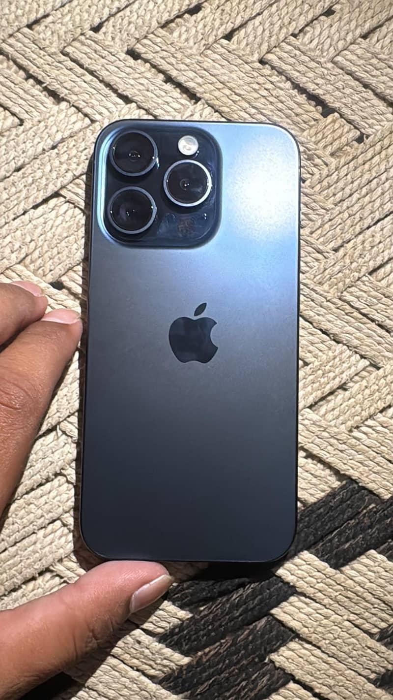 Apple iPhone 15 Pro 0