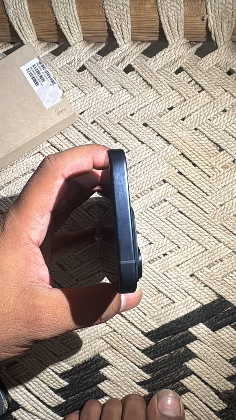 Apple iPhone 15 Pro 3