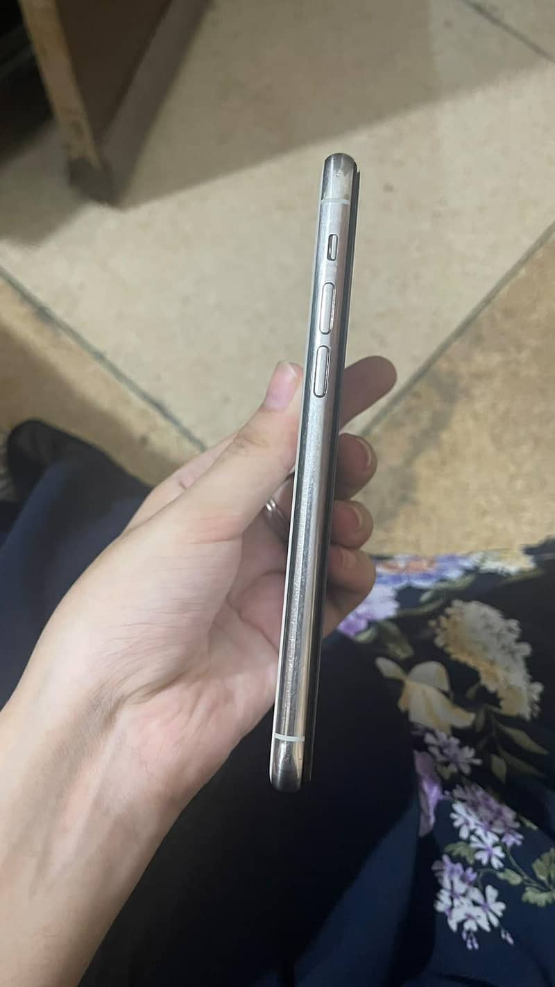 Apple iPhone 11 Pro 2