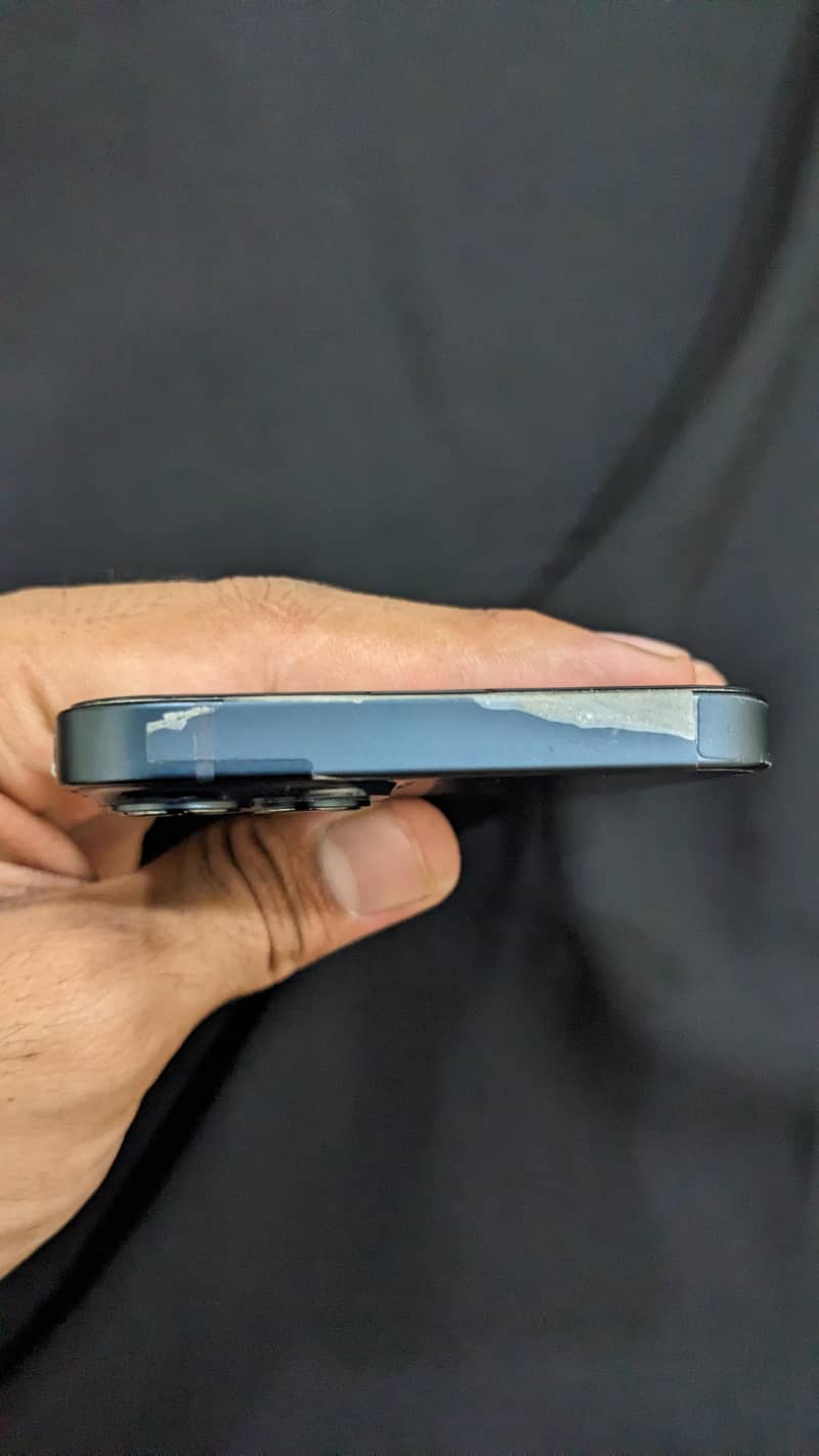 Apple iPhone 13 4