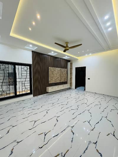 (FOR SALE) Status 11 Marla Brand New House Location Sargodha Road Near SB Store Faisalabad