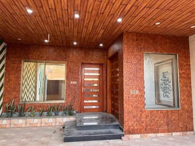 11 Marla Like Brand New Double Storey Luxurious House Available For Sale