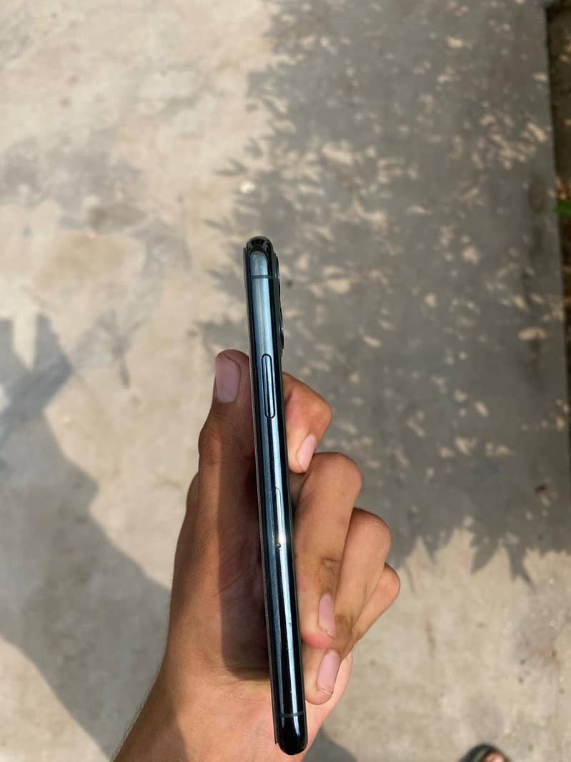 iPhone 11 Pro 3