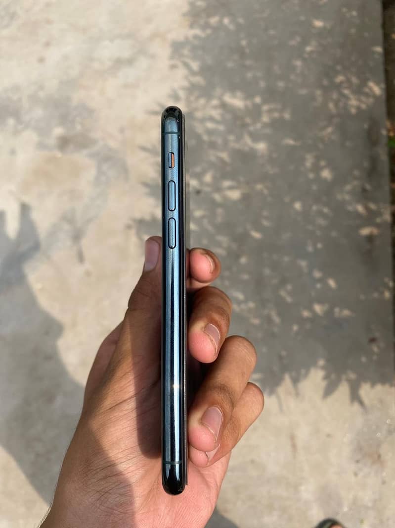 iPhone 11 Pro 5