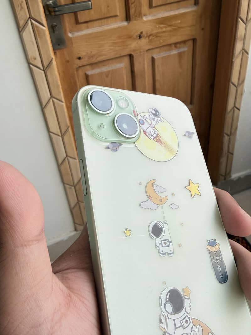 Apple iPhone 15 plus 3