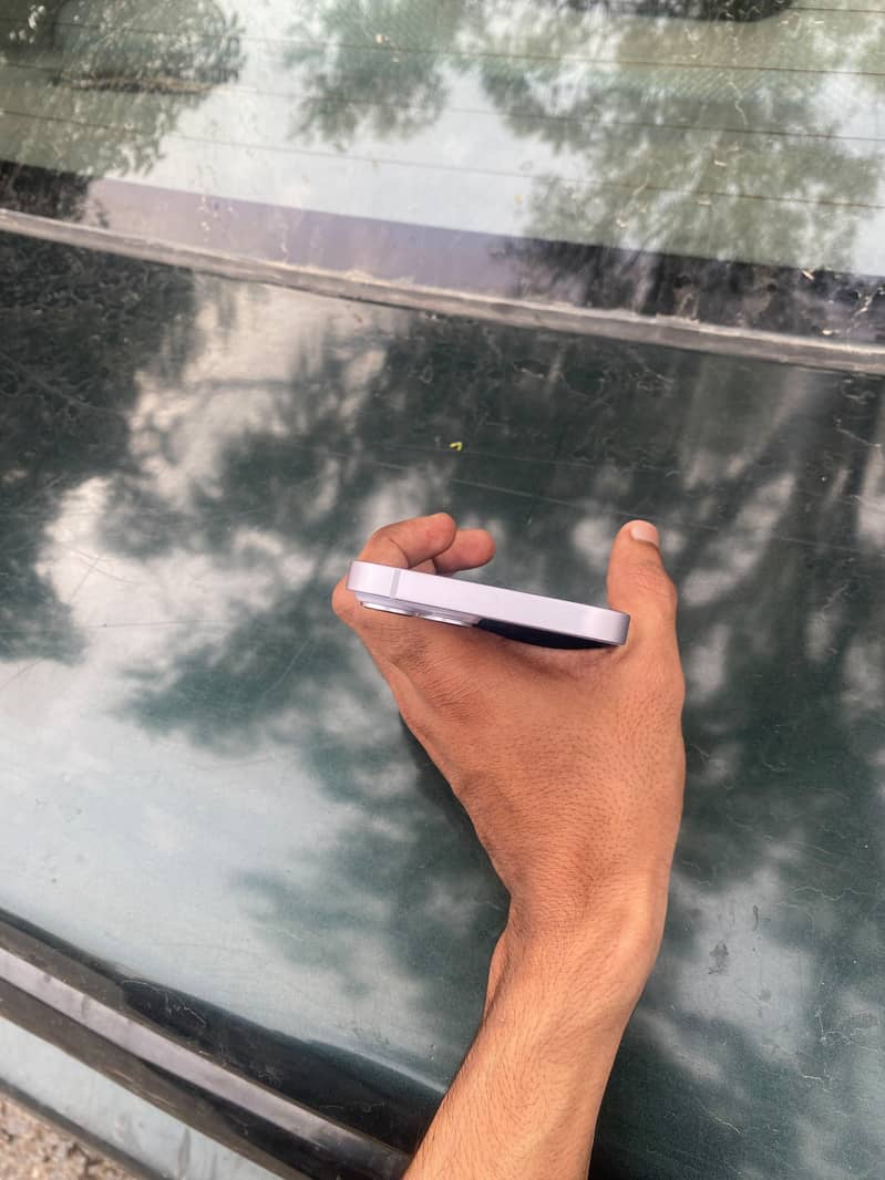 Apple iPhone 14 5