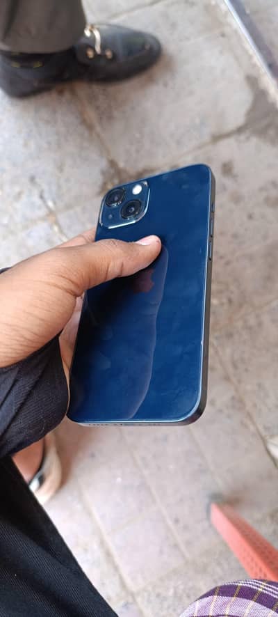 Apple iPhone 13