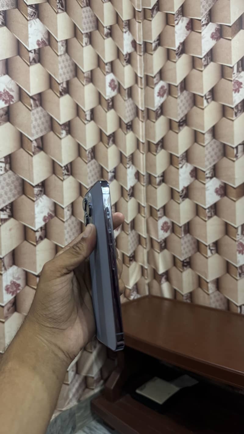 Apple iPhone 13 Pro Max 4