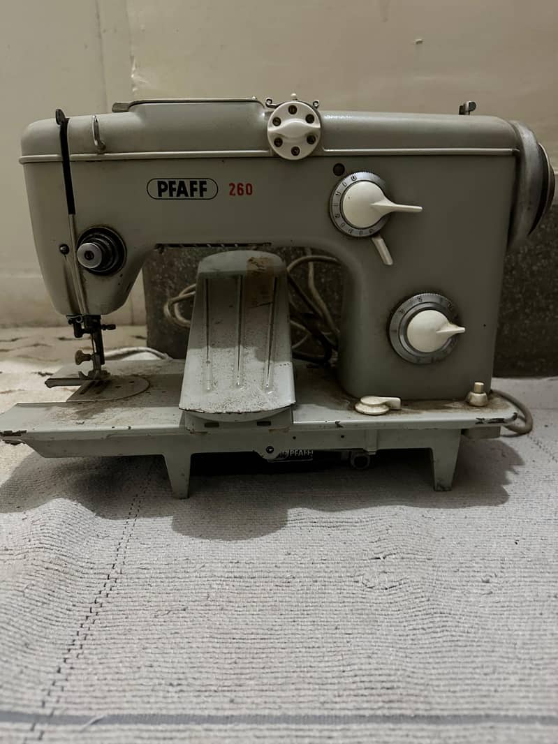 Pfaff Knitting Machine 0