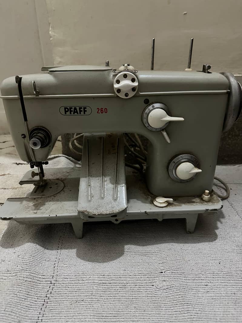 Pfaff Knitting Machine 1