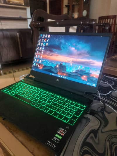 hp pavilion  1650 4gb,