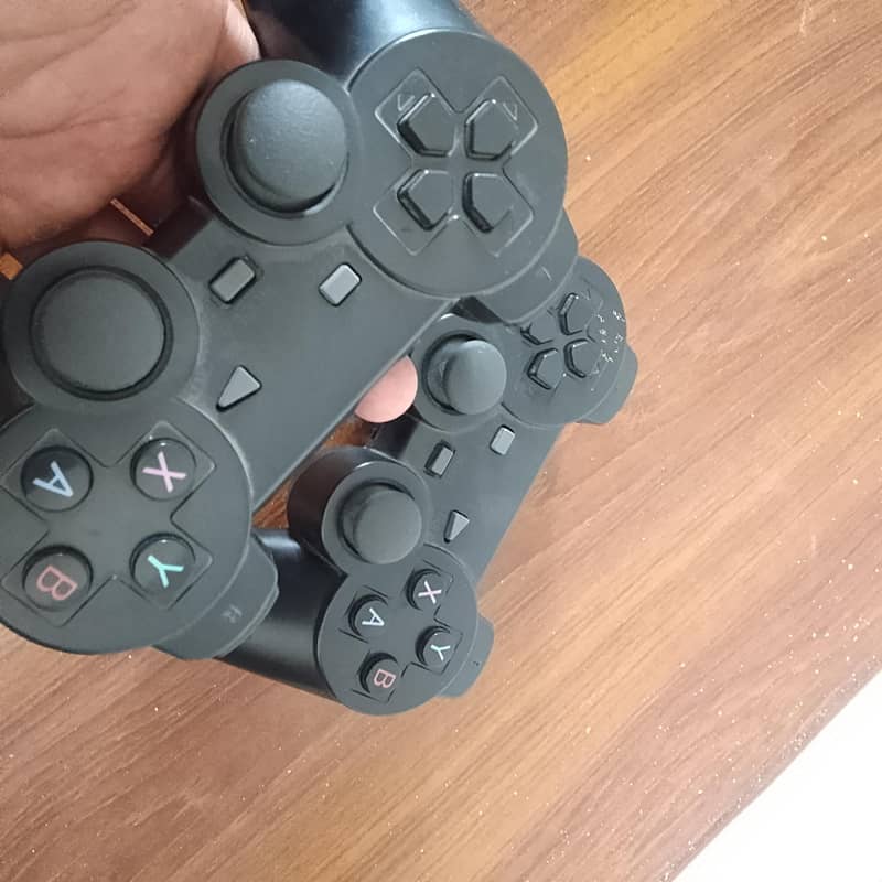 2  wireless controller  PS3 For gaming 1