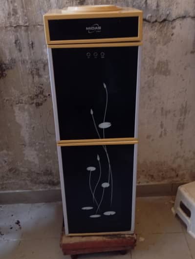 Hot & cold water dispenser for sale - Compressor gas leak