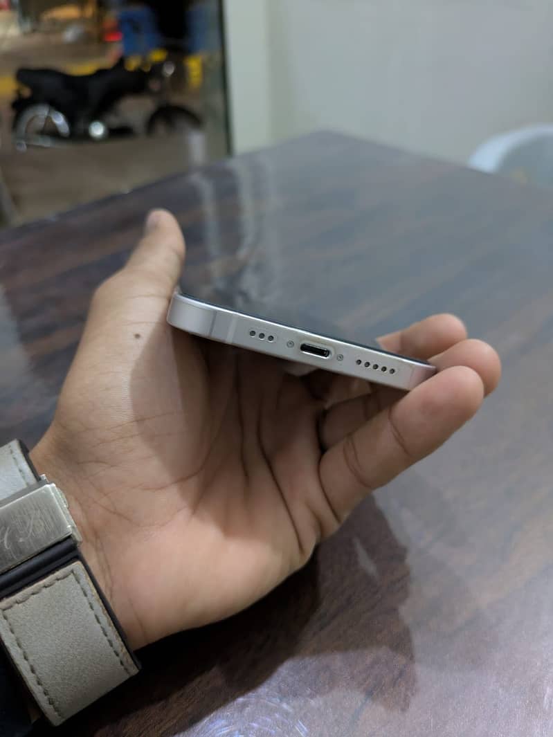Apple iPhone 13 1