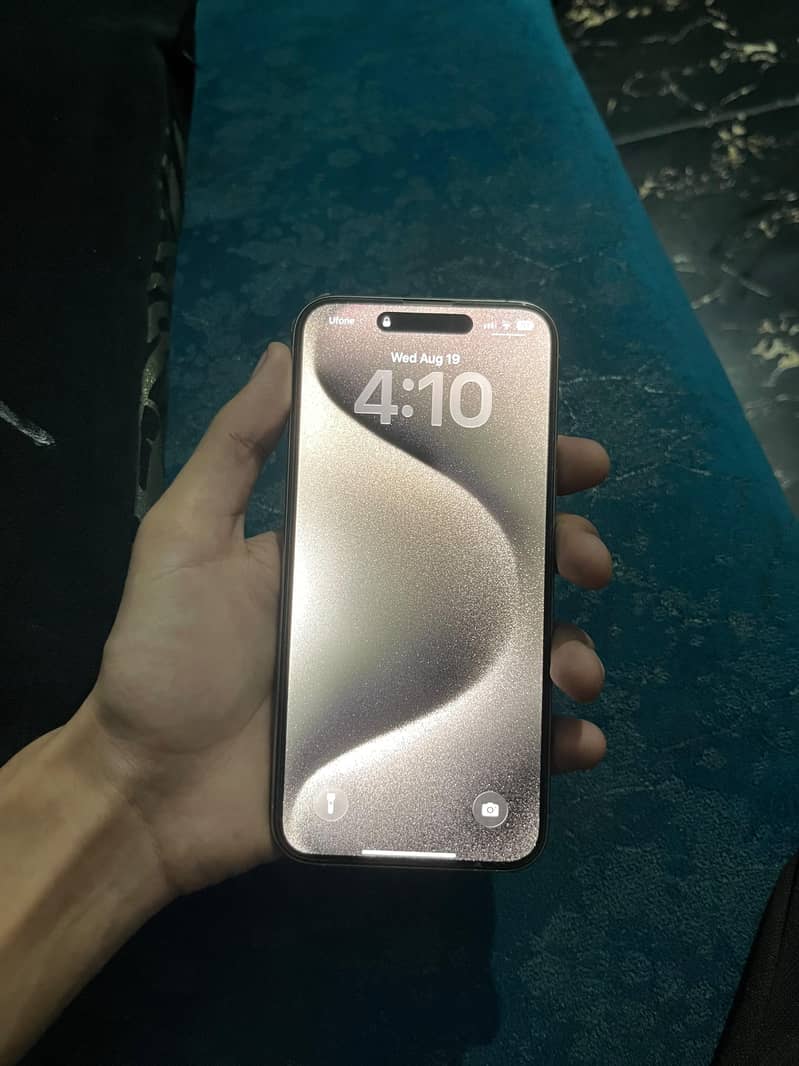 Apple iPhone 15 Pro Max 0