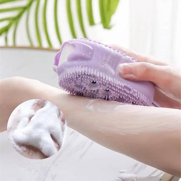 Soft Silicone Bath Brush for Gentle Hair Washing, Scalp Massage and Exfoliation (1 piece)