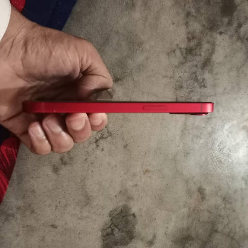 Apple iPhone 13 2