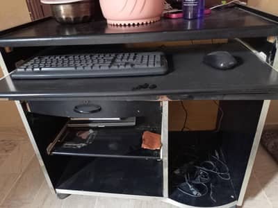 Used Computer Table