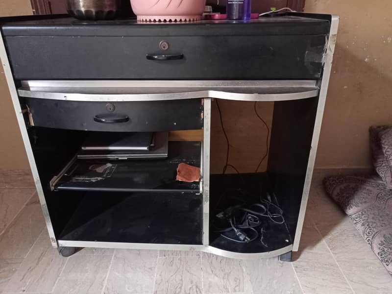 Used Computer Table 1