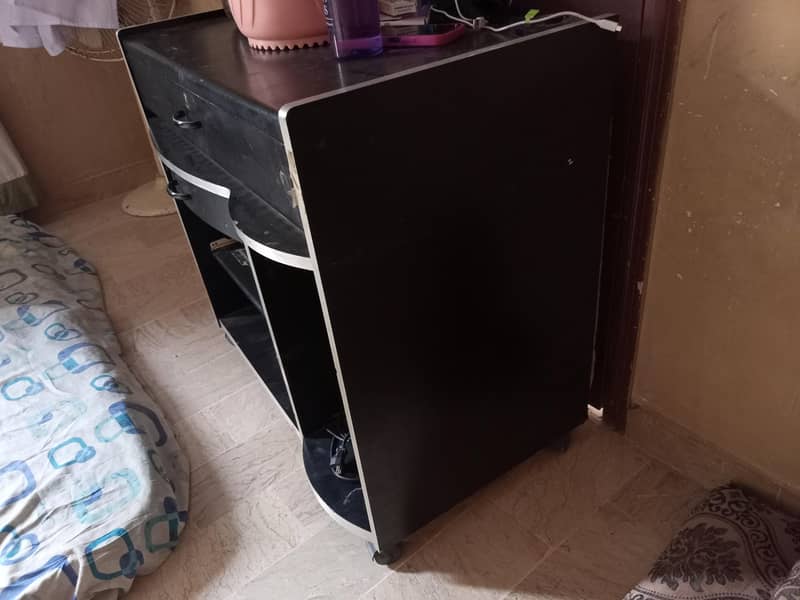 Used Computer Table 2