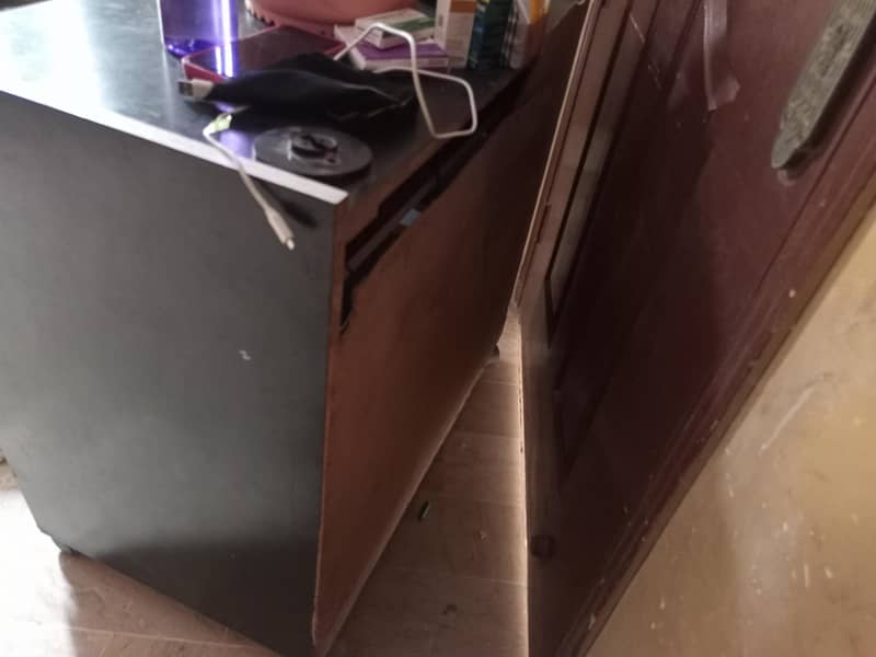 Used Computer Table 4