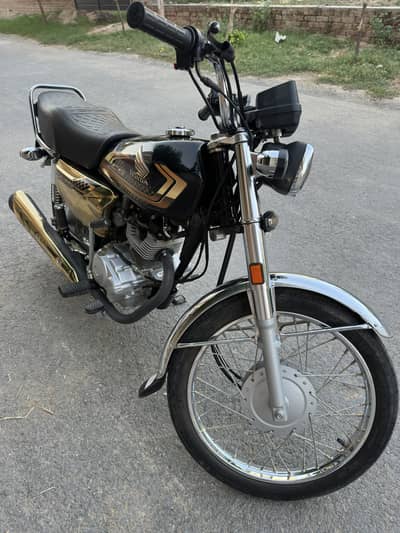 125 Special edition black
