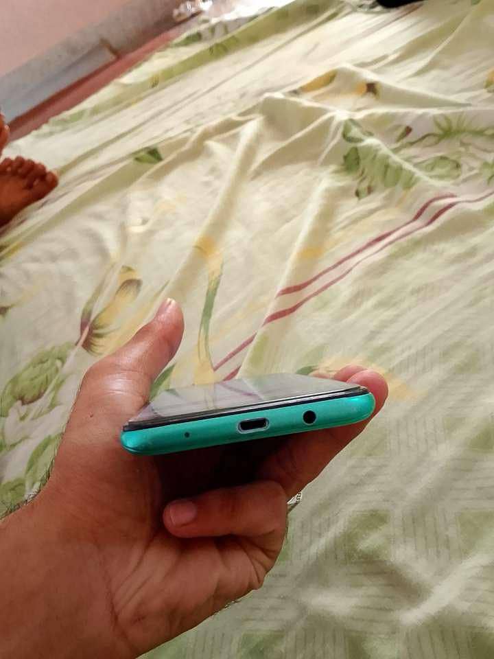 Tecno Spark 7T 4