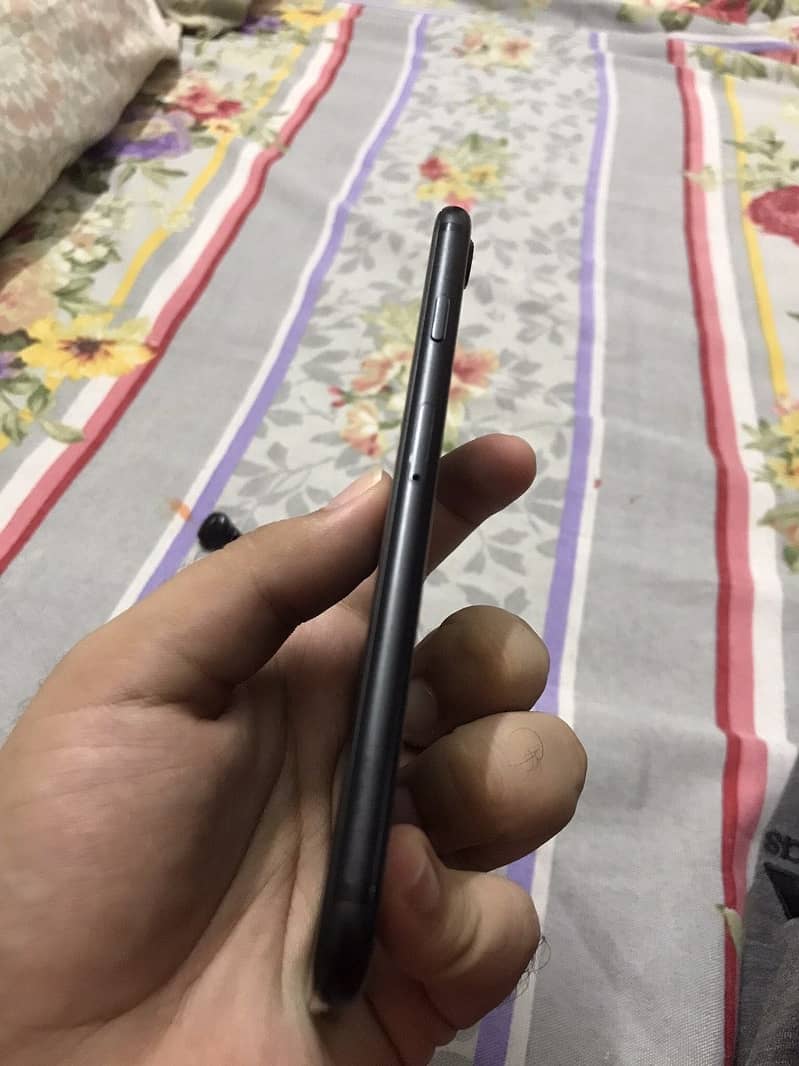 Apple iPhone 7 2