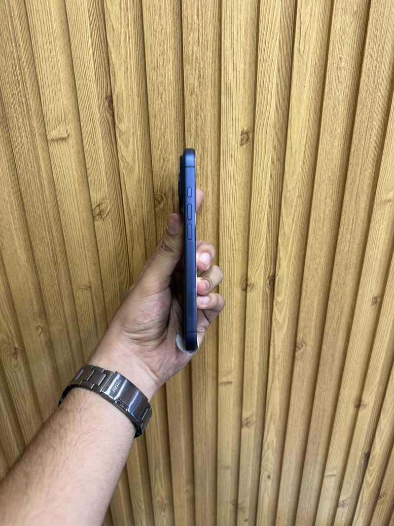 Apple iPhone 17 Pro 4