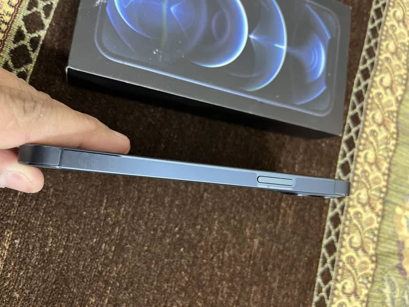 Apple iPhone 12 Pro 2