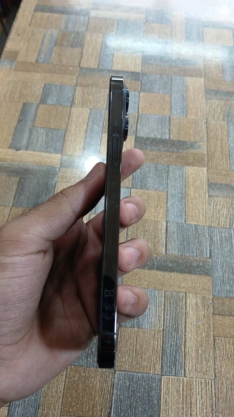 Apple iPhone 13 Pro Max 5