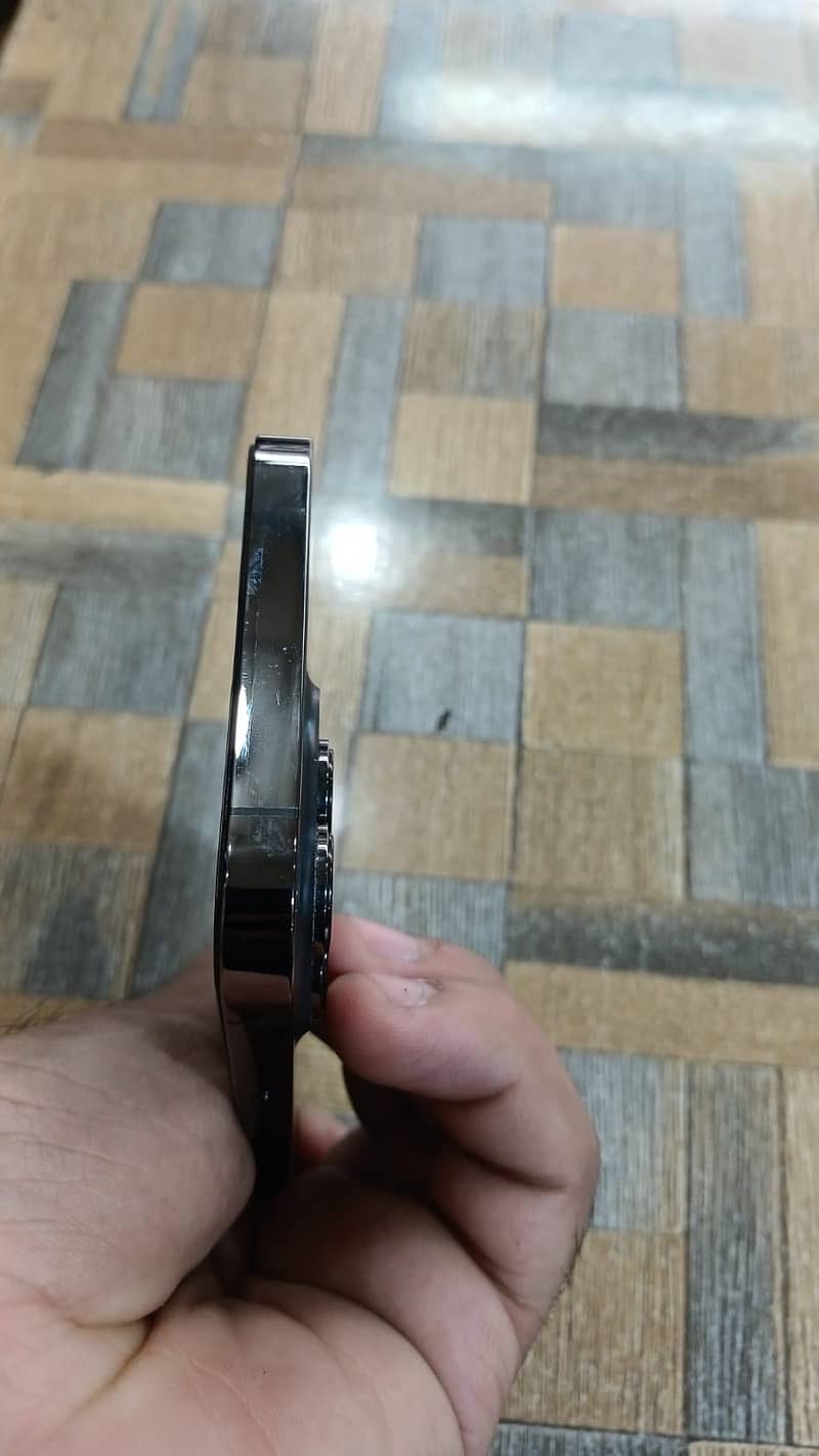 Apple iPhone 13 Pro Max 6