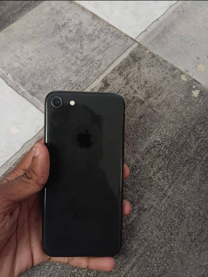 Apple iPhone 8 0