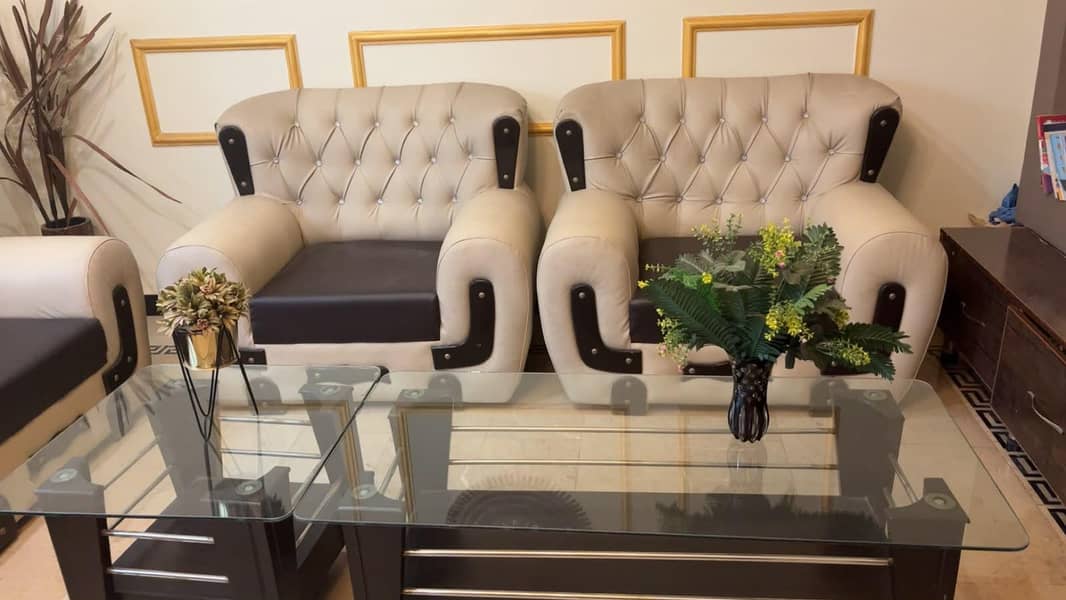 new condition sofa 0