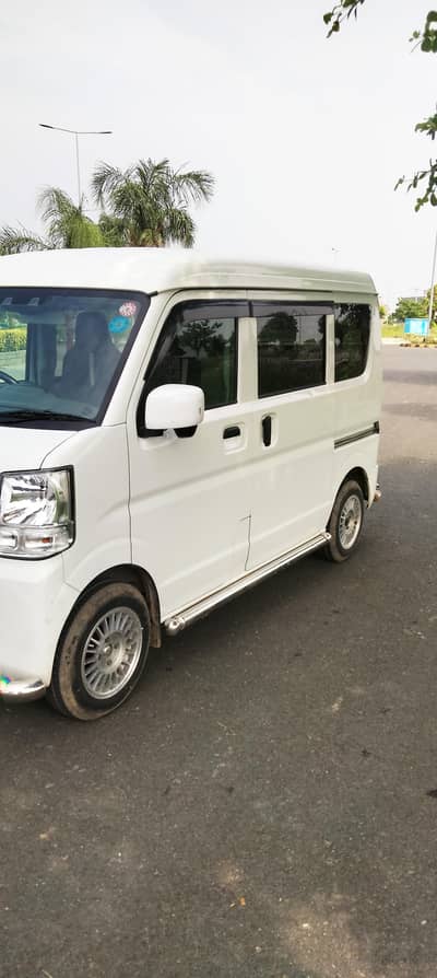 Nissan Clipper 2019
