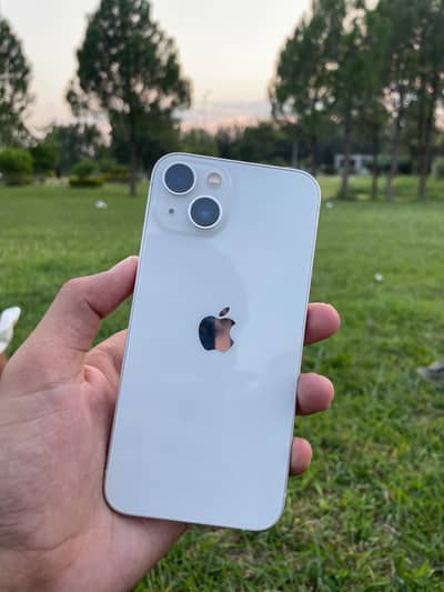 Apple iPhone 13