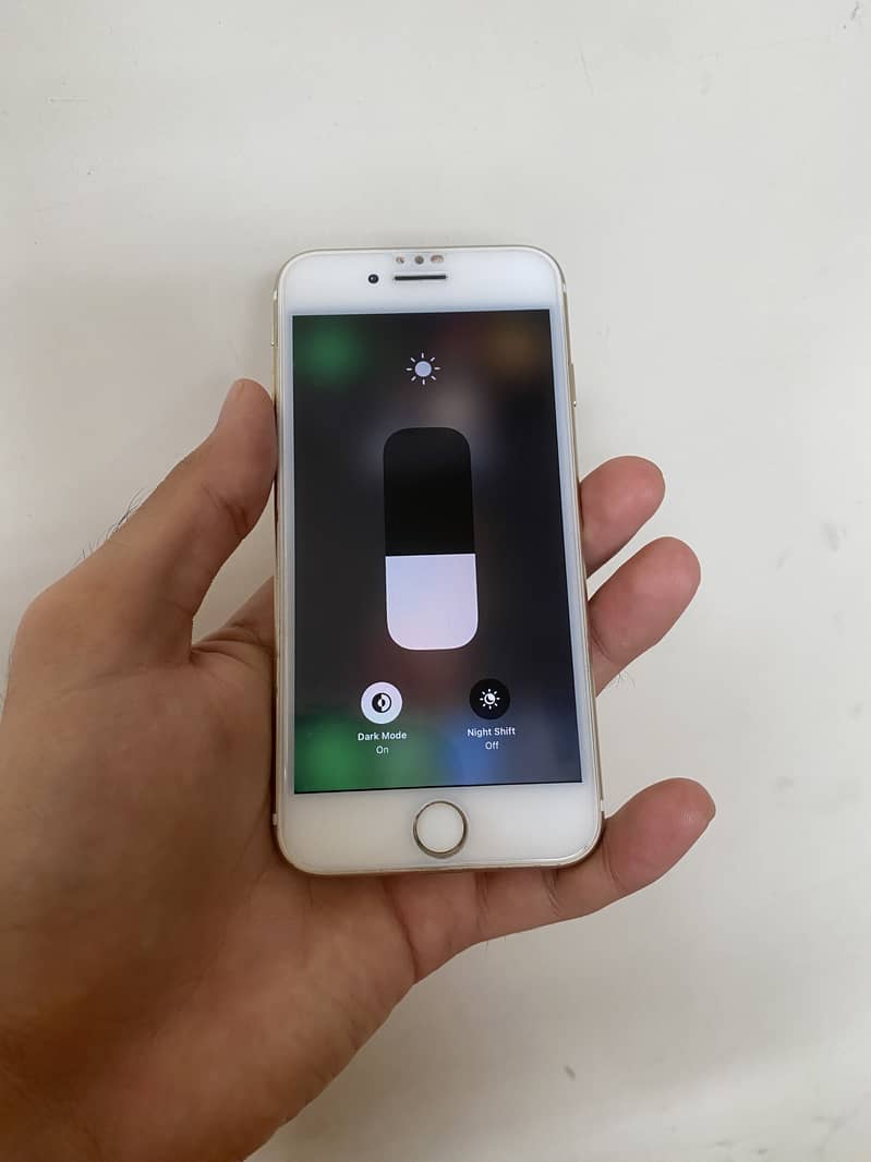 Apple iPhone 7 3