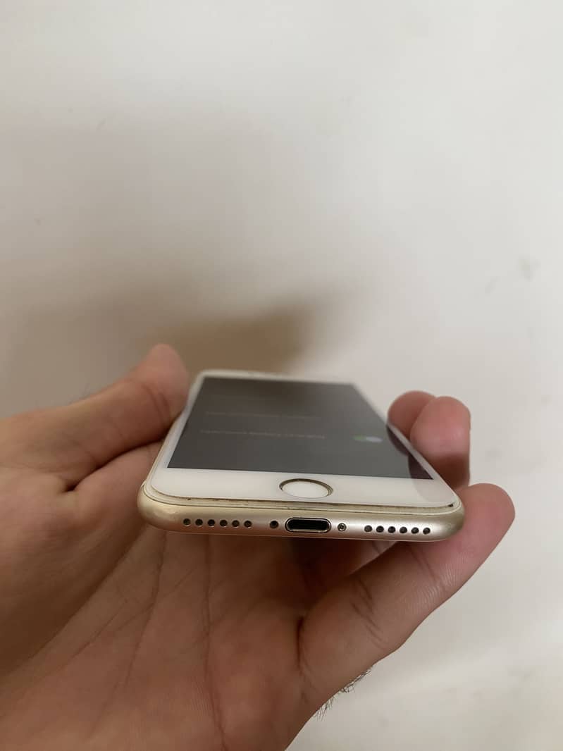 Apple iPhone 7 4