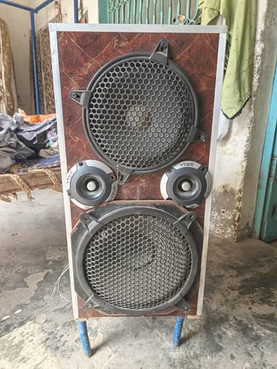 all okay with MP4 ha bass para rha ha to volume masla ker rha ha