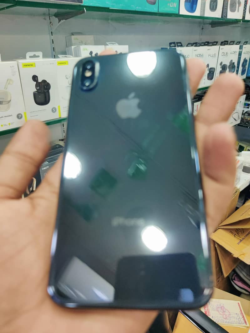 Apple iPhone X 4