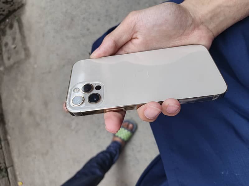 Apple iPhone 12 Pro 2