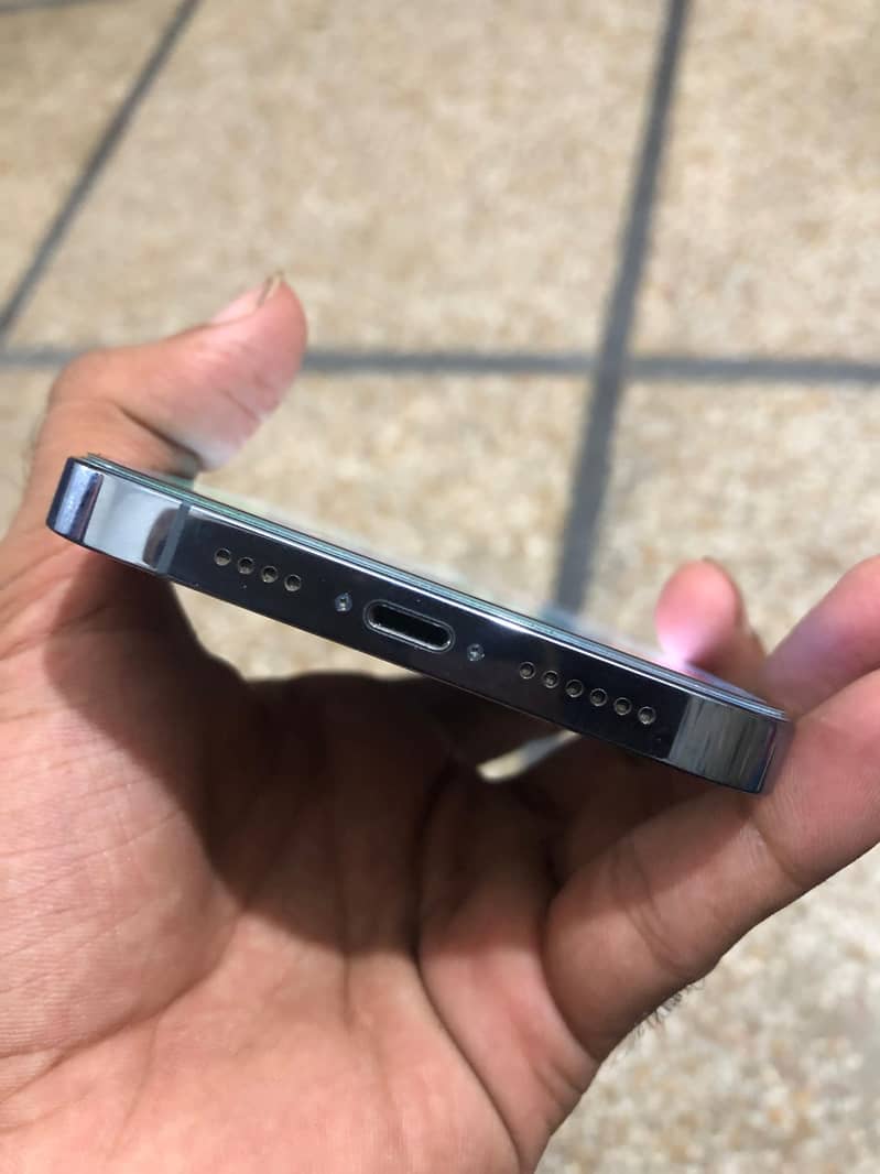 Apple iPhone 13 Pro Max 8