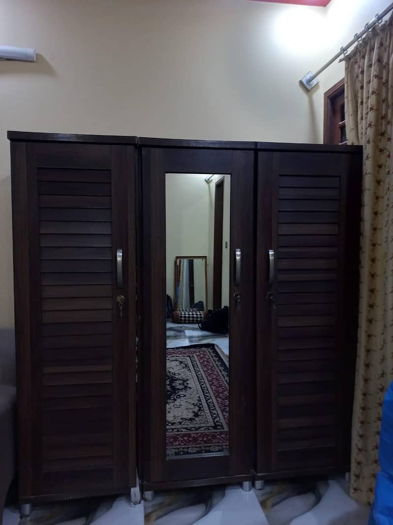 WARDROBE 0
