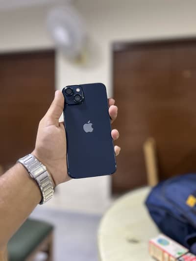 Apple iPhone 13