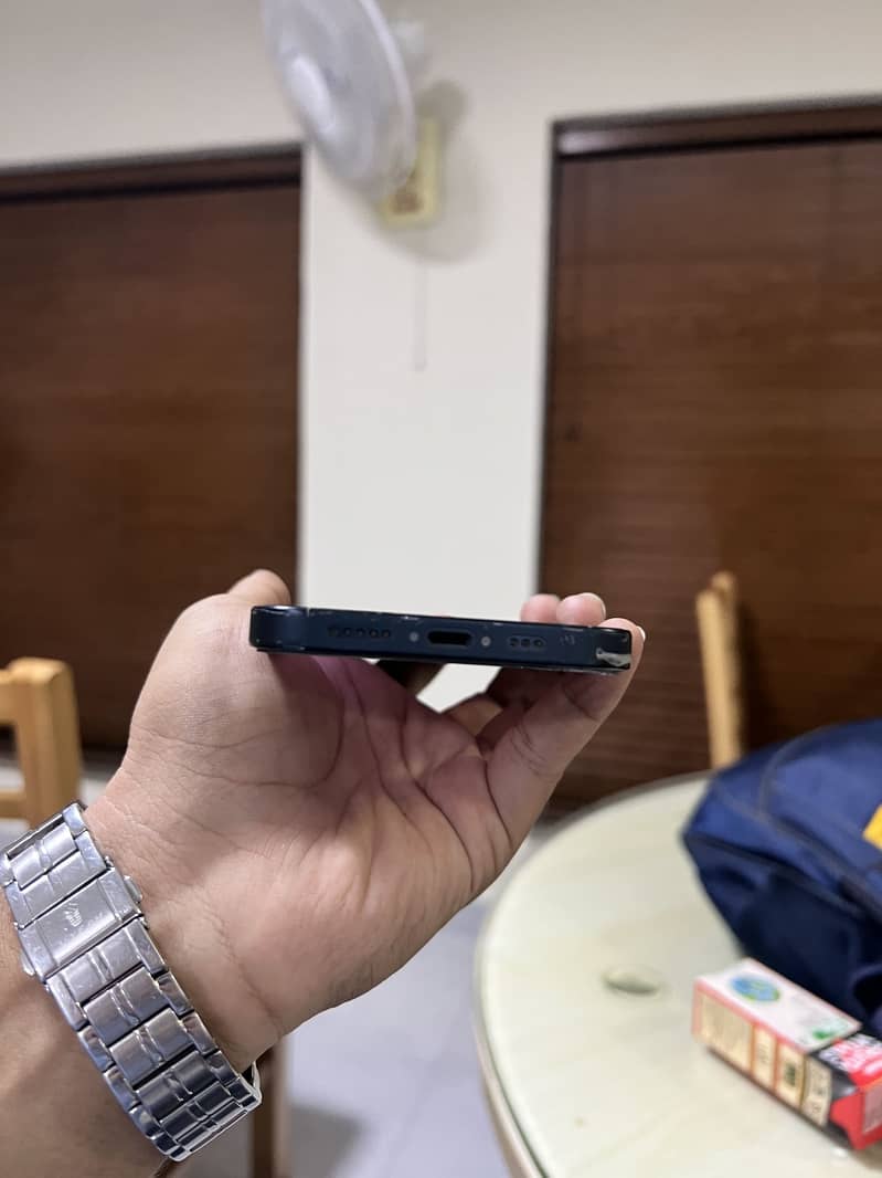 Apple iPhone 13 1