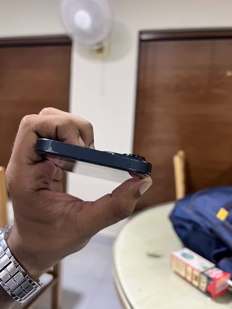 Apple iPhone 13 4