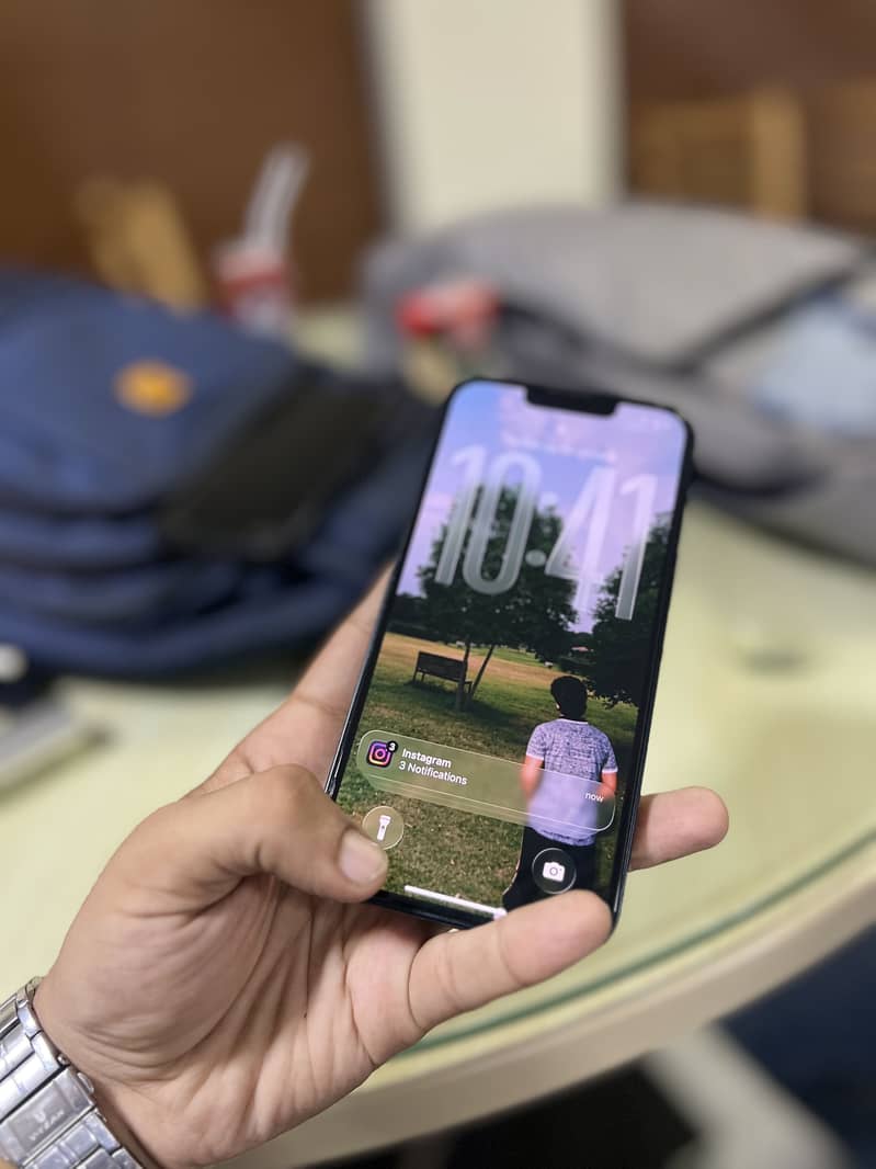 Apple iPhone 13 6