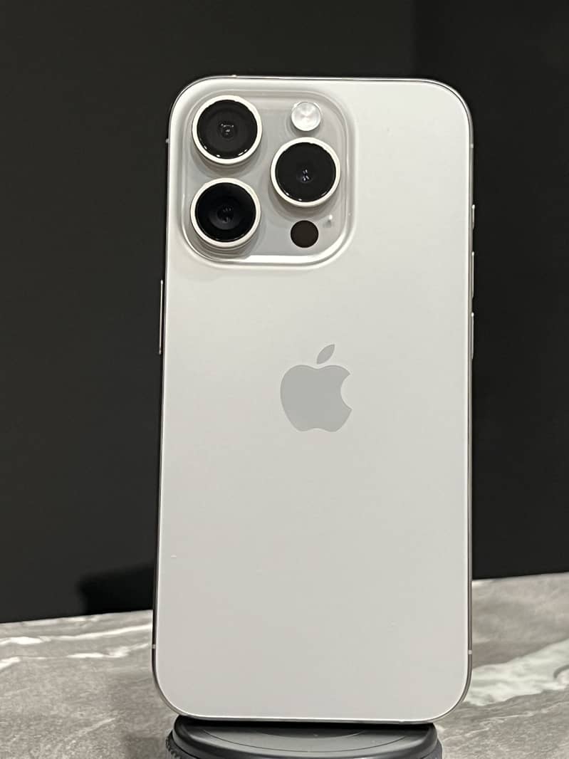 Apple iPhone 15 Pro 0